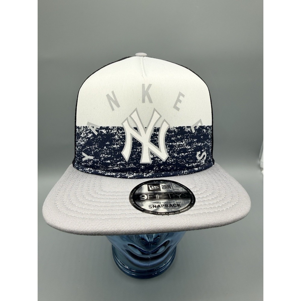 New Era New York Yankees 9FIFTY Snapback Trucker Hat Gray Blue Foam Front Cap